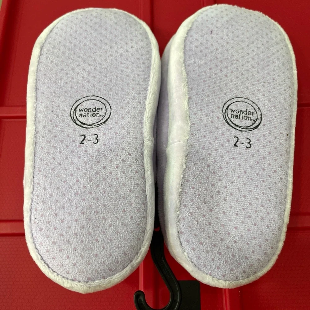 Wonder Nation Lavender Slippers with Embroidered Hearts‎